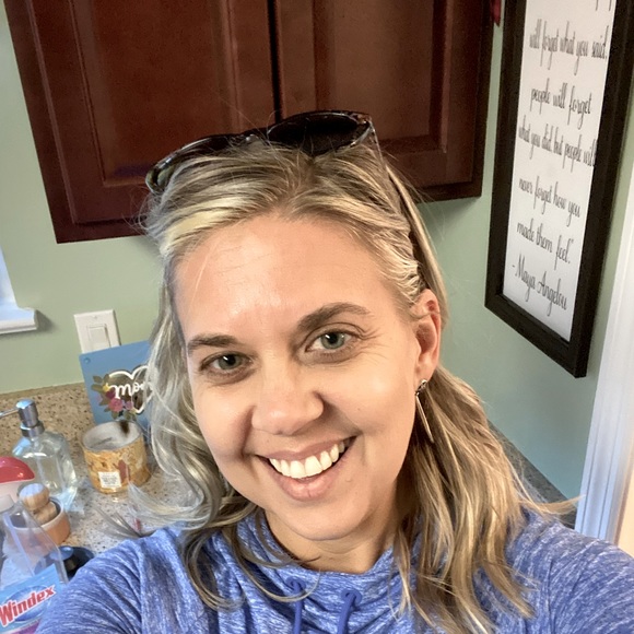 Meet your Posher, Kim - Picture 1 of 1